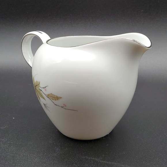 Royal M-Mita Sierra pattern #M107 milk creamer - Picture 3 of 7